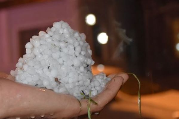 Kars'ta şiddetli dolu yağışı