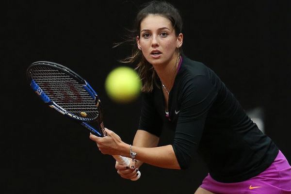 İpek Soylu çiftlerde tur atladı