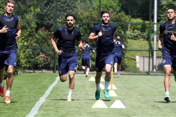 Fenerbahçe'de yeni sezon hazırlıkları sürüyor