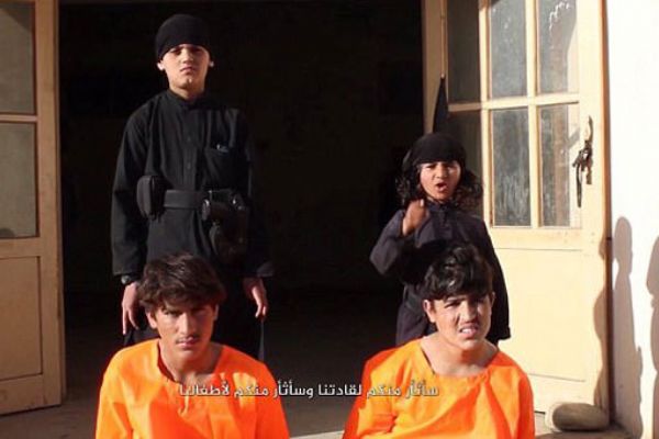 IŞİD, çocukları kullandığı bir infaz videosu paylaştı