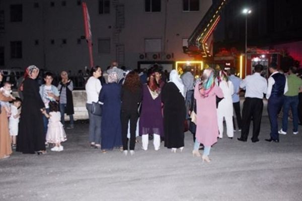 Düğünde trafo patladı: 14 kişi yaralandı