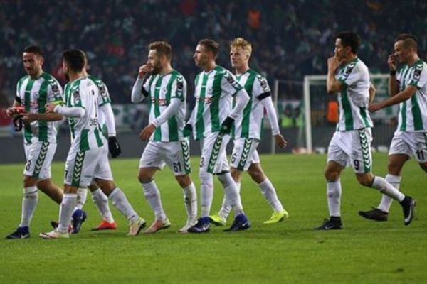 Konyasporlu Barry Douglas İngiltere'ye gidiyor