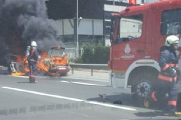 TEM Otoyolu'nda araç yangını