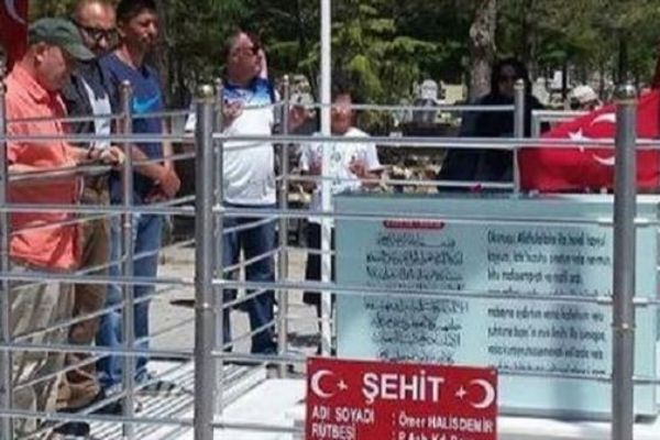 Aksakallı El Bab'a gitmeden Halisdemir'i ziyaret etti
