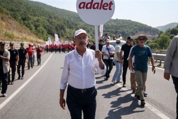 Beşiktaş'tan armalı yürüyüş çağrısına sert tepki