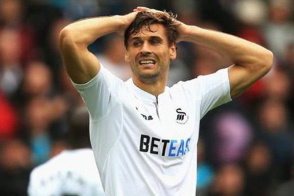 Beşiktaş'ın ilgilendiği Fernando Llorente kolunu kırdı