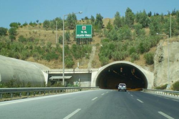 Bu yolu 1 saat 11 dakikada geçen yandı