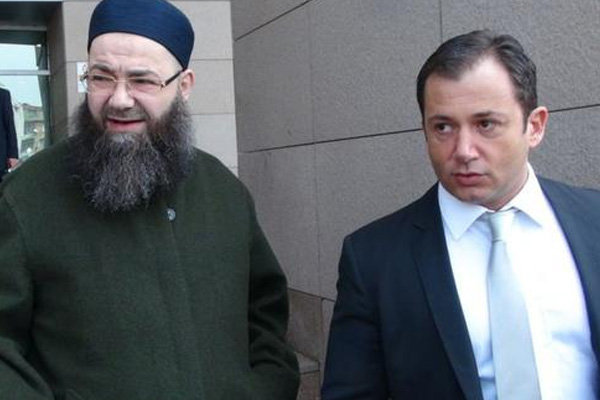 Cübbeli Ahmet Hoca'nın avukatıydı, Fatih Oğuz FETÖ'den aranıyor