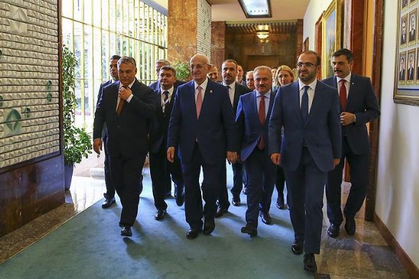 İsmail Kahraman Macaristan Başbakanını kabul etti