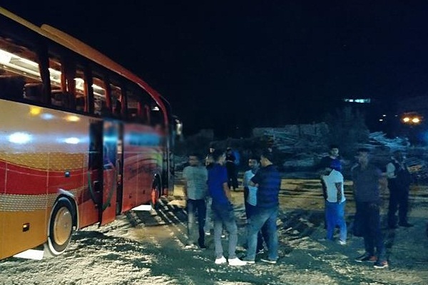 Bagajdaki dinlenme bölümünden yola savrulan şoför öldü