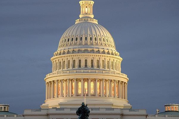 ABD Kongresi savunma bütçesini arttırdı