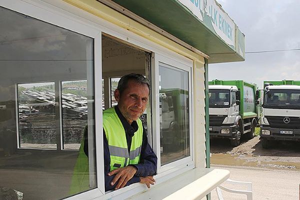 Parkinsonlu babanın hayali çocuklarının elini tutabilmek