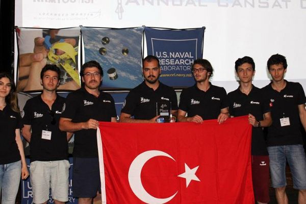 'Bayrağımızı kürsüde dalgalandırdığımız için gururluyuz'