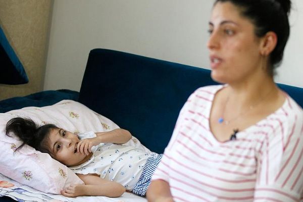 Nisa ayağa kalkmak istiyor