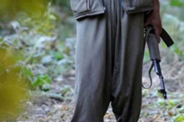 PYD' mensubu Suriye sınırında yakalandılar!