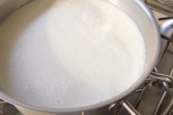 Sütü saçınıza sürerseniz...