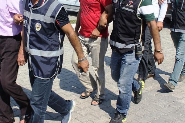 Osmaniye'de FETÖ operasyonunda 23 gözaltı