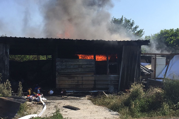 Düzce'de ahşap ev yandı!