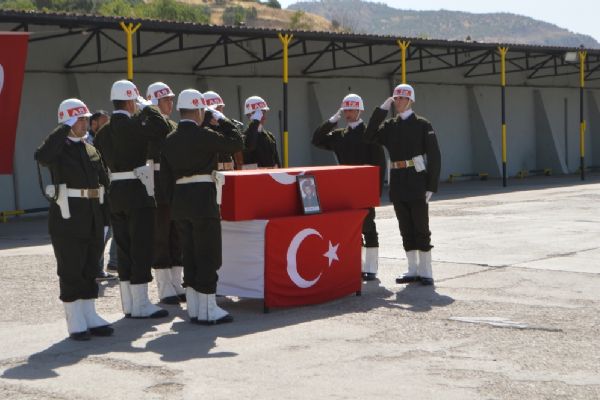 Şehit korucu için tören