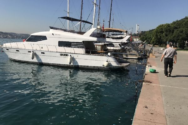 Ailesiyle kavga eden genç kız denize atladı