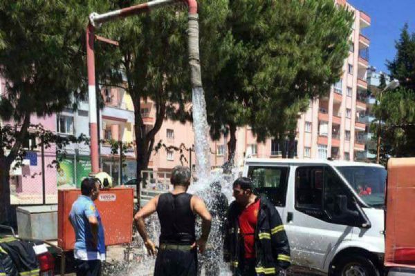 İtfaiyecilerin rekor sıcakla imtihanı