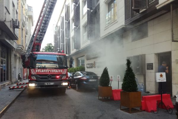 Fatih'te otel yangını