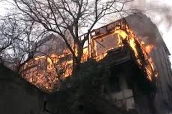 Ankara'da yangın paniği! Bölgeye ambulanslar sevk edildi