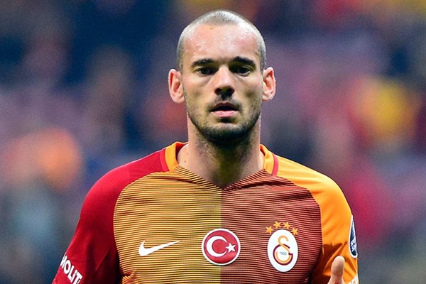 Sneijder'in menajeri resti çekti! Bu saygısızlık