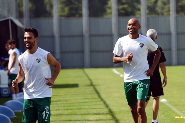 Josua John antrenmana katıldı