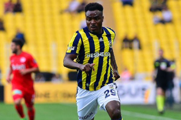 Emenike Olympiakos yolcusu