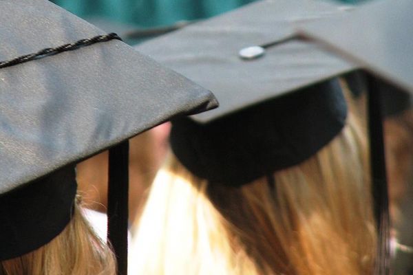 Hollanda'da başörtüsü yasağı