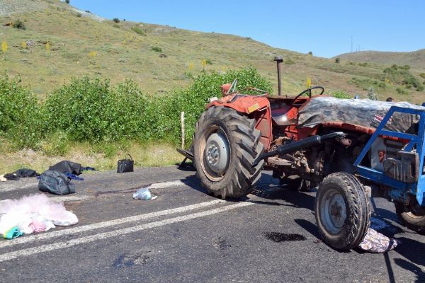 Traktör devrildi: 1 ölü, 3 yaralı