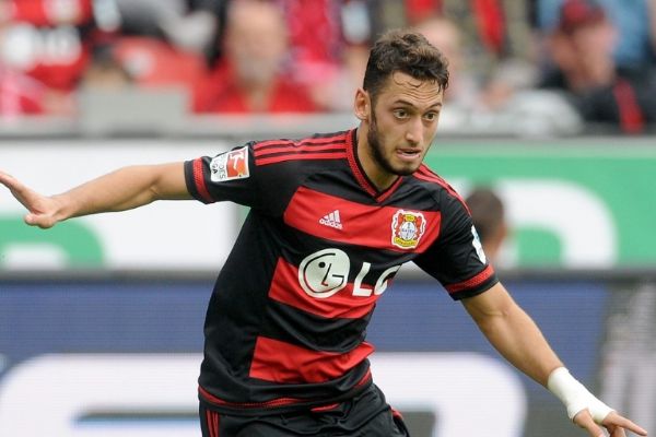 Milli futbolcu Milan'a imza attı