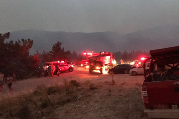 Orman yangınında iki köy boşaltıldı