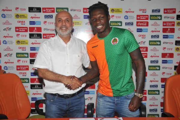 N'Sakala yuvada kaldı