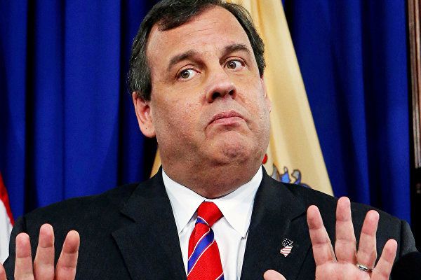 Bütçe krizi yaşanan New Jersey'de vali, kapattırdığı plajda güneşlenirken görüntülendi