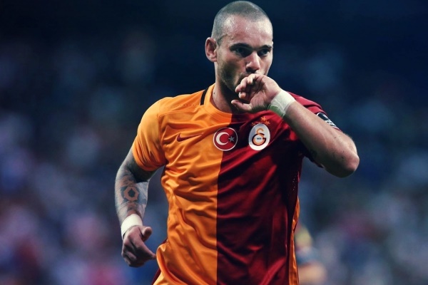 Belhanda, Sneijder'i bekliyor
