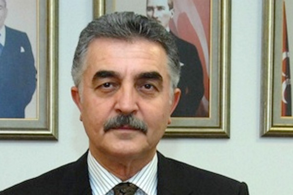 MHP'den Ozan Arif'e çok sert tepki: Şerefsiz, meczup...