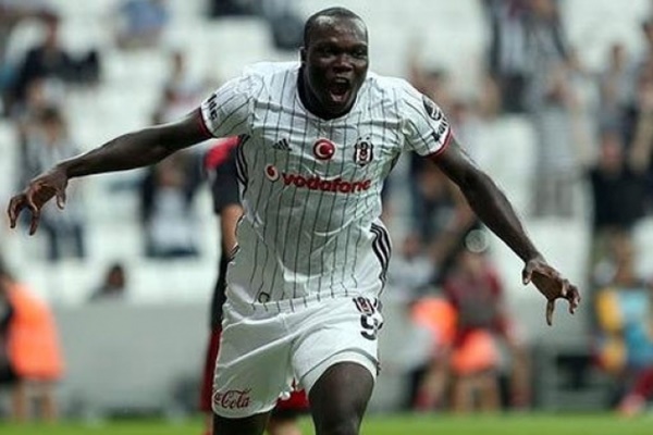 Aboubakar'a Çin kancası