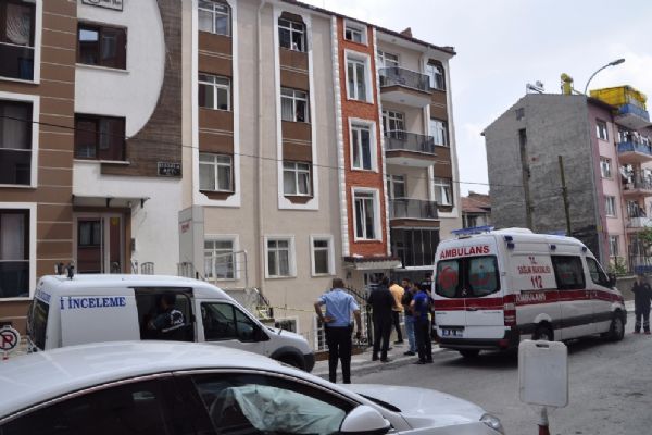 Bebeğinin cansız bedenine bakakaldı