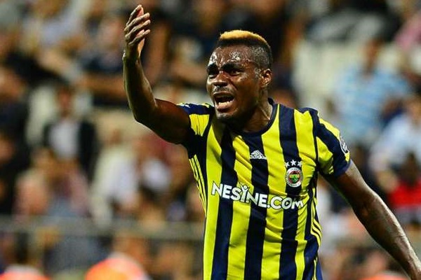 Emenike resmen Olympiakos'ta!