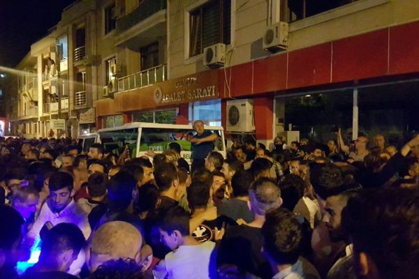 Polis ve avukatı vurdu ardından intihar etti