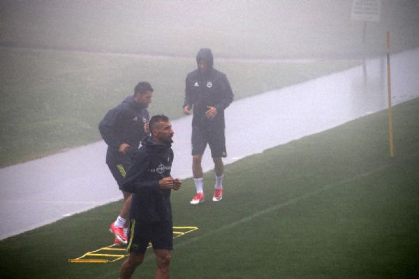 Fenerbahçe sis altında çalıştı