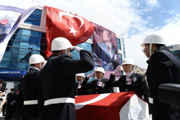 Şehit polis memleketine uğurlandı