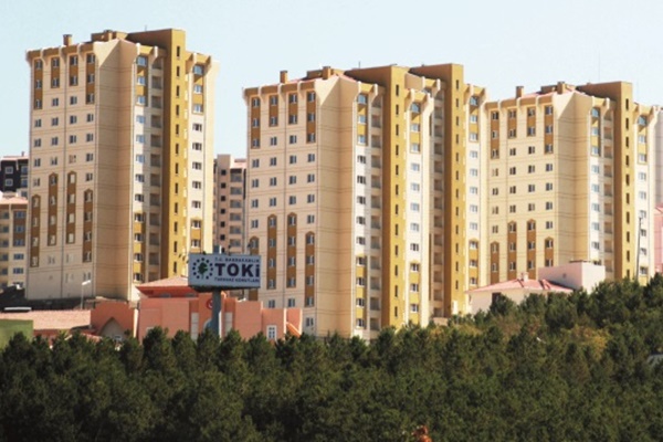 Bin 261 konut kurayla satılacak