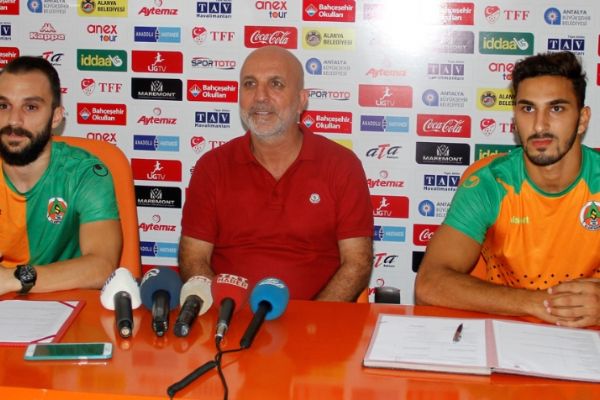 Alanyaspor'da 2 imza birden