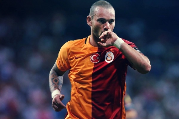 Galatasaray'da kritik görüşme başladı