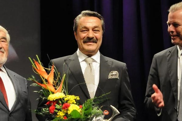 Kadir İnanır'ın adı darbe iddianamesinde!