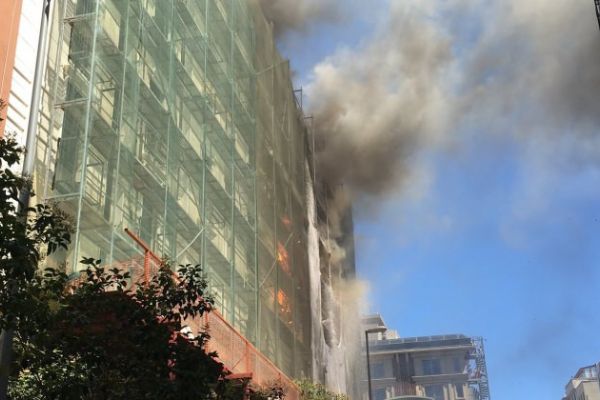 Sirkeci'de korkutan yangın!