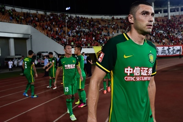 Burak Yılmaz'ın attığı tokatın cezası belli oldu